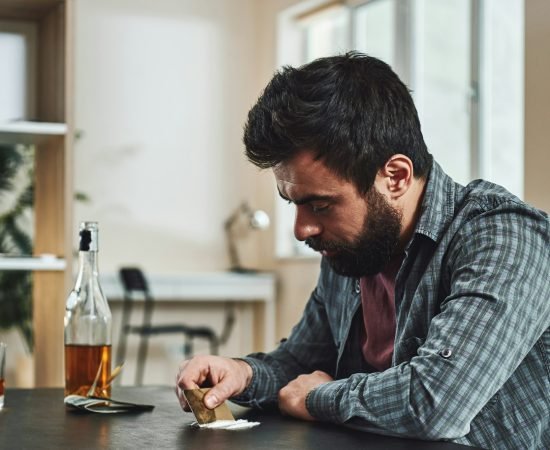How an Addiction Therapist in Ann Arbor Treats Alcoholism